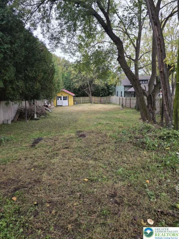 1519 Friedensburg Road Reading, PA 19606 - Photo 18 of 23 a tall tree in middle of the green field