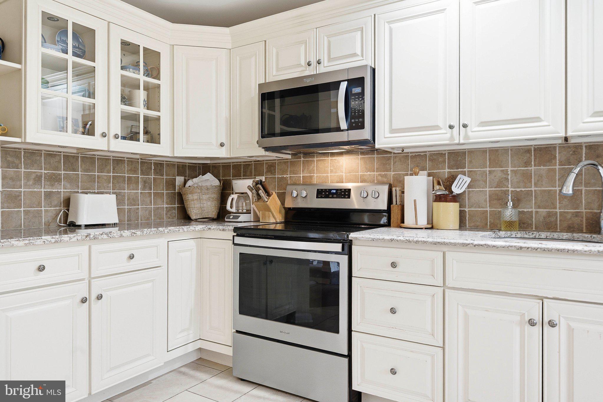 1833 Perrin Court Ambler, PA 19002 - Photo 27 of 58 Modern kitchen with elegant finishes.