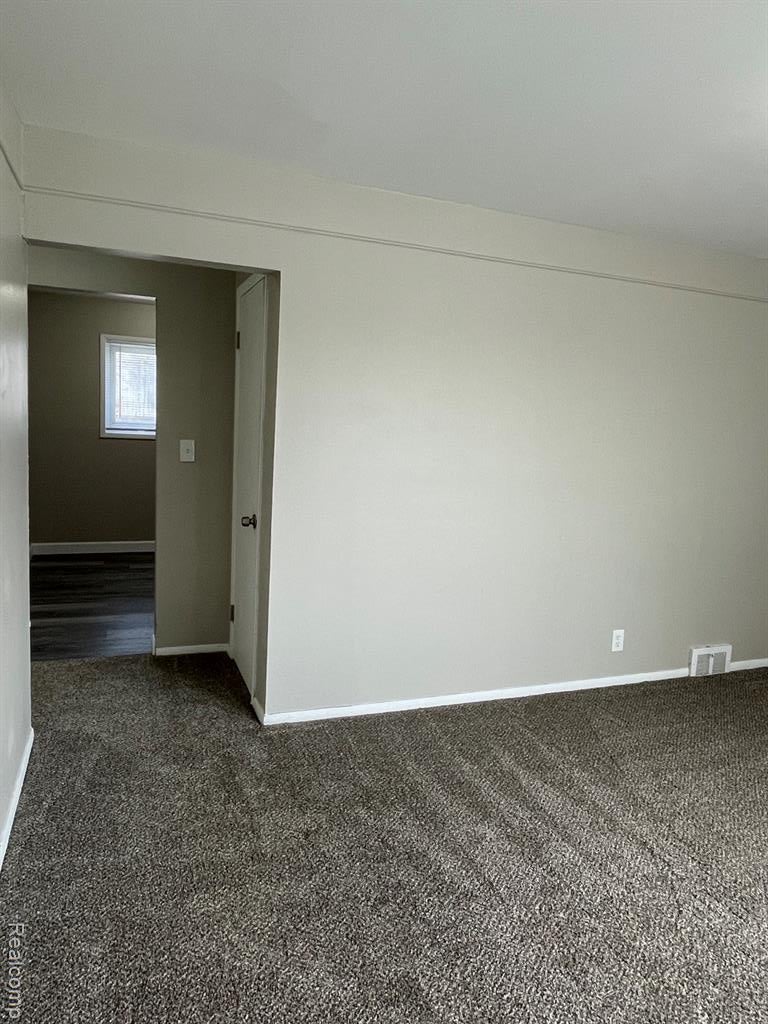 1173 Featherstone Road Pontiac, MI 48342 - Photo 5 of 23 Gallery Image 5