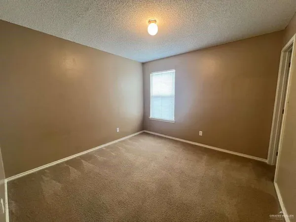 $1,500 | 2104 Magnolia Street, Mission, TX 78573