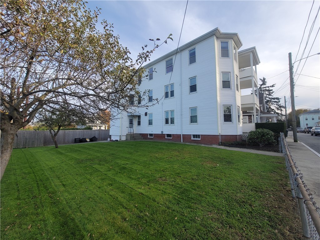 23 Martin Street Warren, RI 02885 - Photo 3 of 31 Gallery Image 3