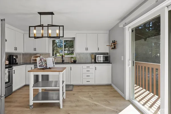 $999,990 | 17429 17th Avenue West, Lynnwood, WA 98037