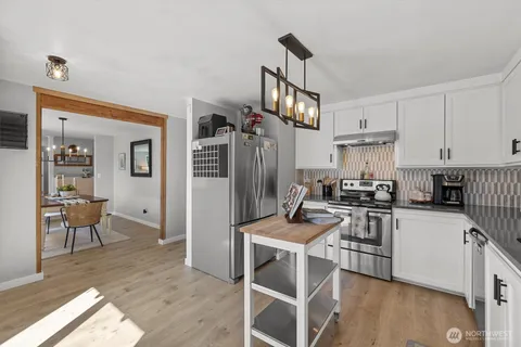 $999,990 | 17429 17th Avenue West, Lynnwood, WA 98037