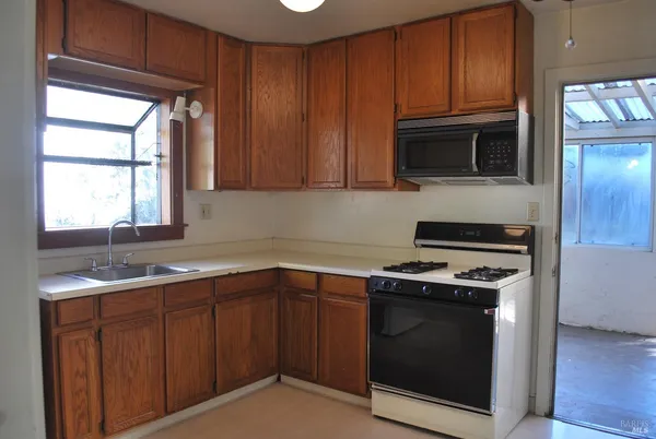 $599,000 | 1309 D Street Extension, Petaluma, CA 94952