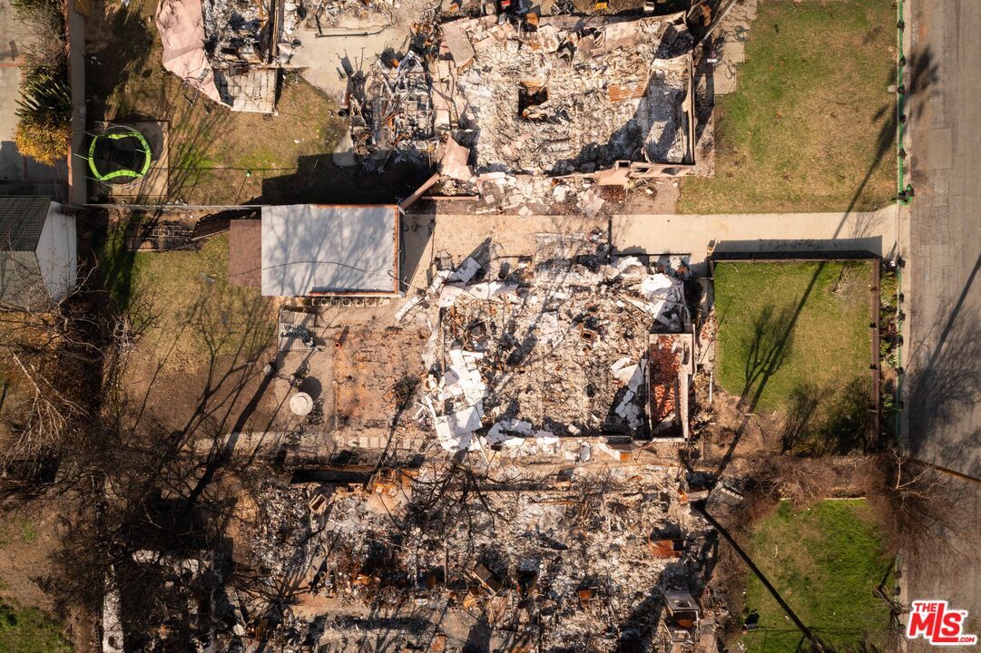 2611 Glen Avenue Altadena, CA 91001 - Photo 4 of 10 a view of building