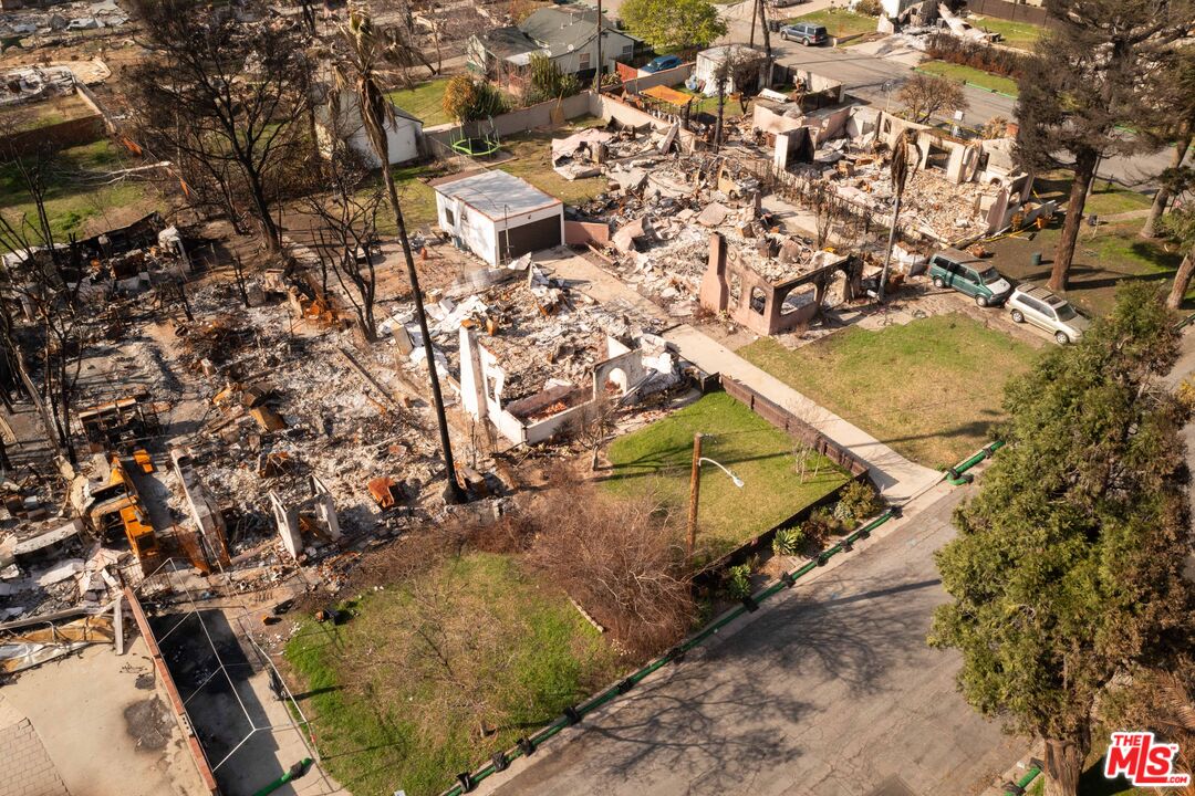 2611 Glen Avenue Altadena, CA 91001 - Photo 7 of 10 an aerial view of a residential houses with outdoor space