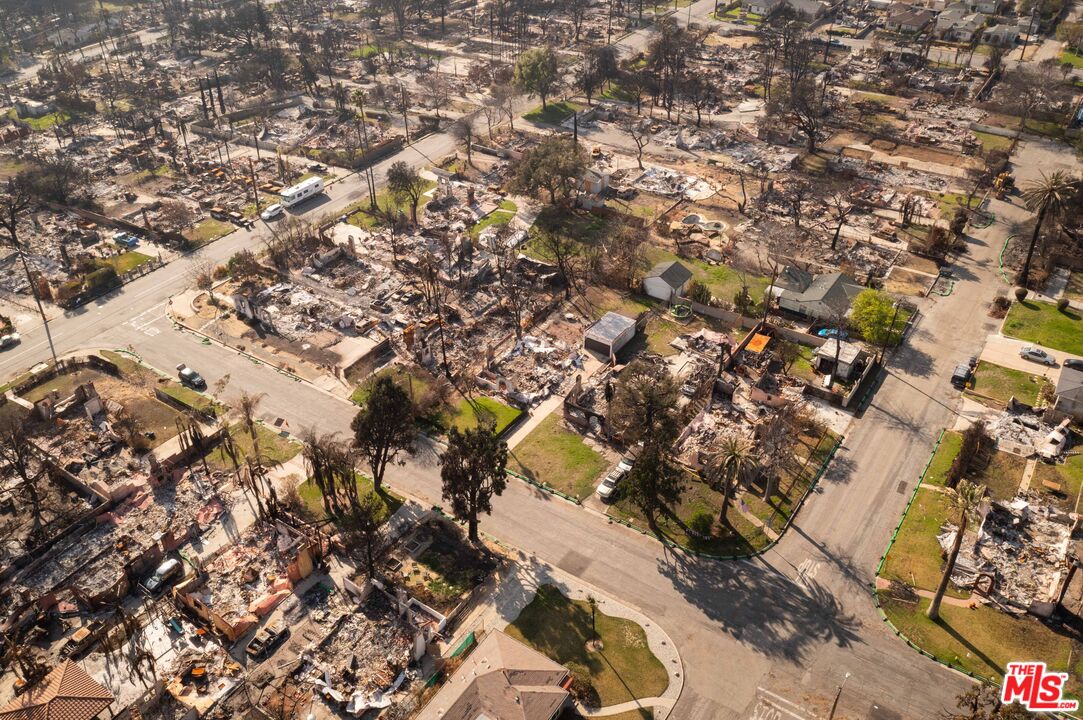 2611 Glen Avenue Altadena, CA 91001 - Photo 9 of 10 a view of a city