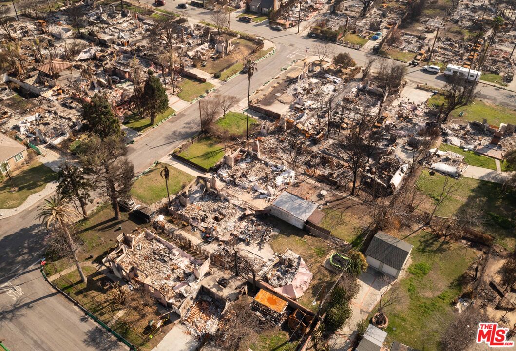 2611 Glen Avenue Altadena, CA 91001 - Photo 10 of 10 an aerial view of residential houses with yard