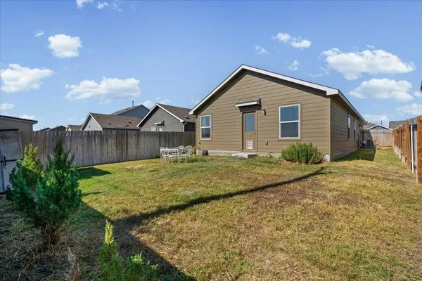 $1,675 | 13617 Knights Branch Drive, Elgin, TX 78621