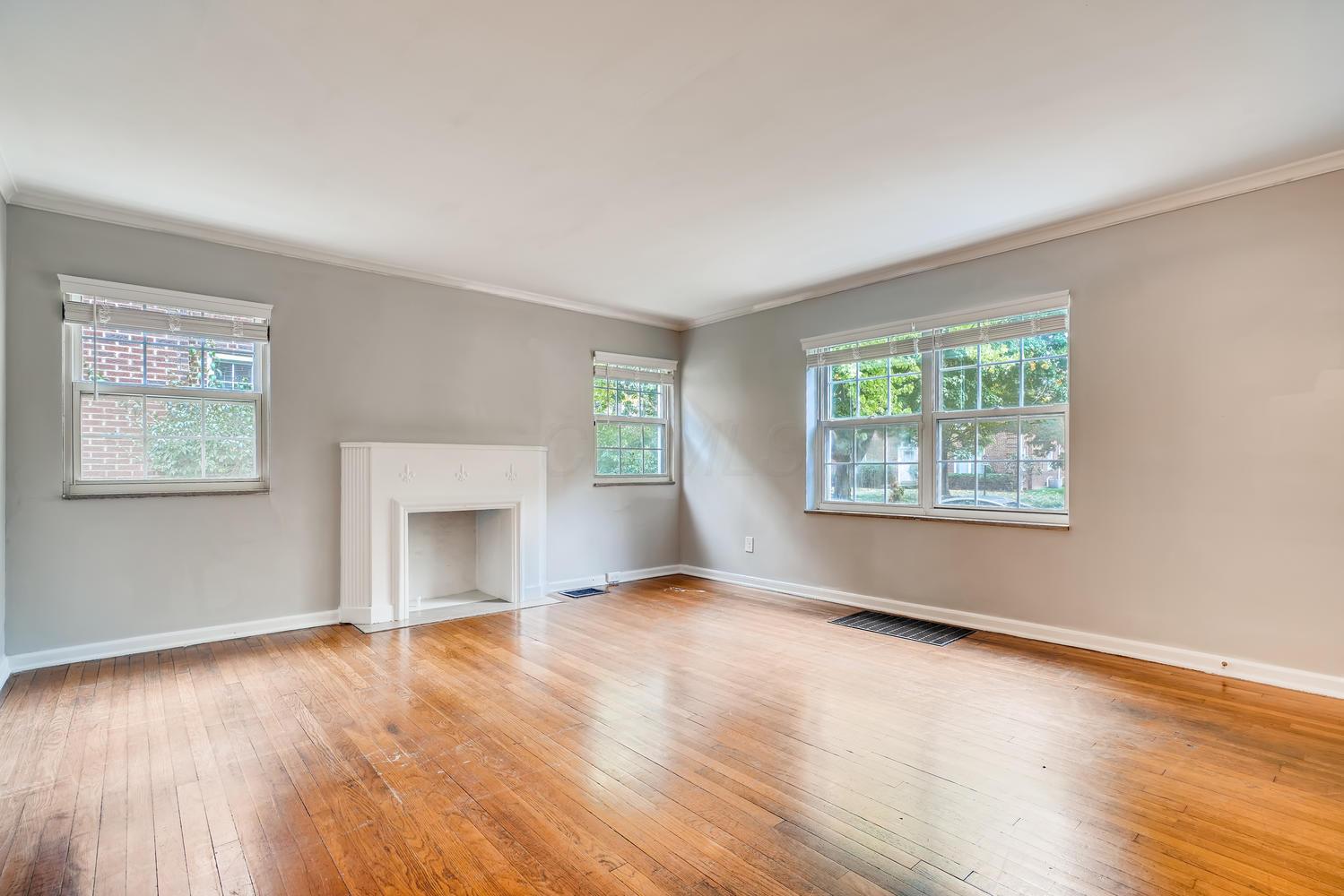 1143 South Cassingham Road Columbus, OH 43209 - Photo 2 of 16 Gallery Image 2