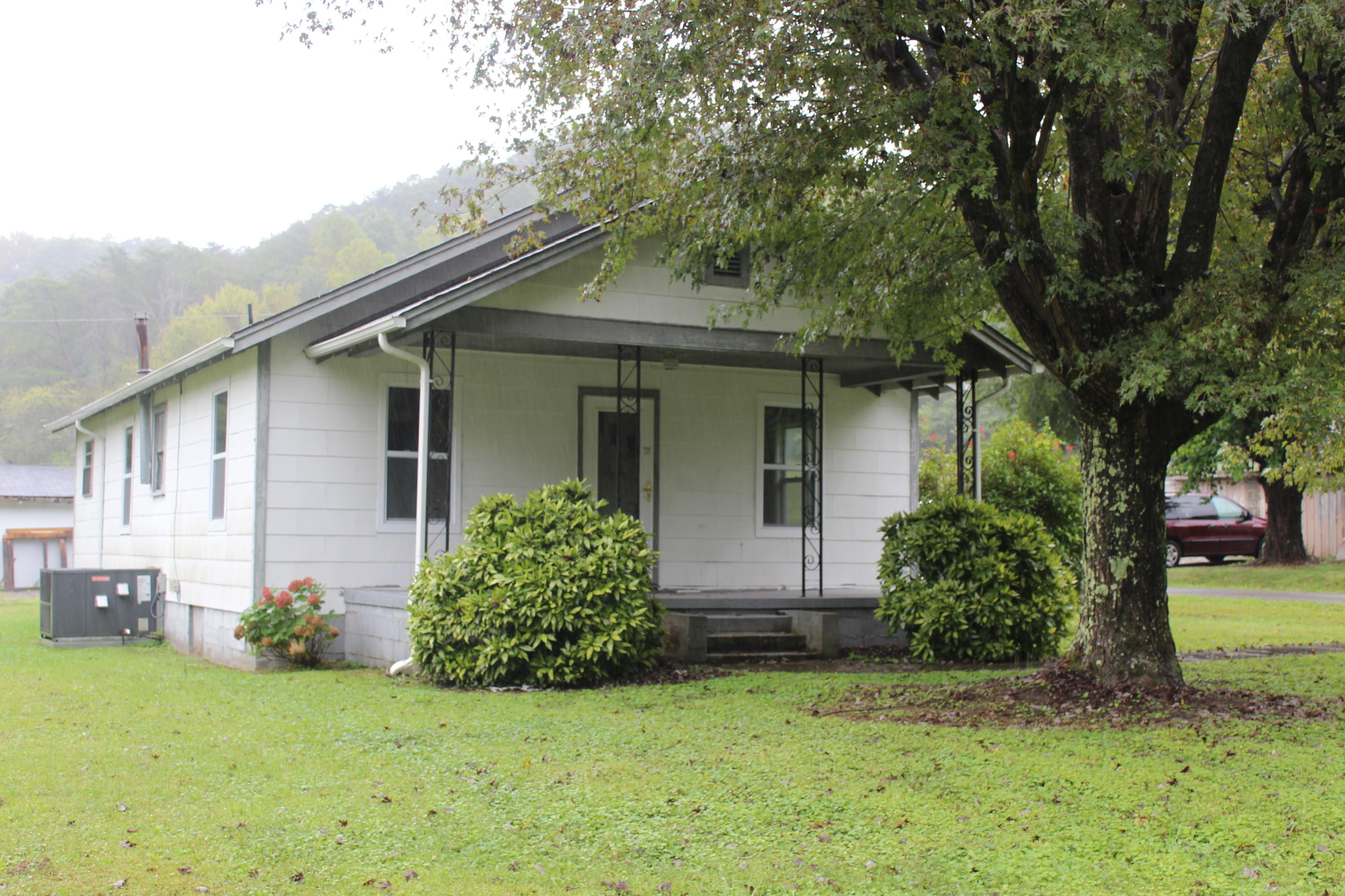 103 Roddy Lane Rocky Top, TN 37769 - Photo 1 of 17 IMG_9300