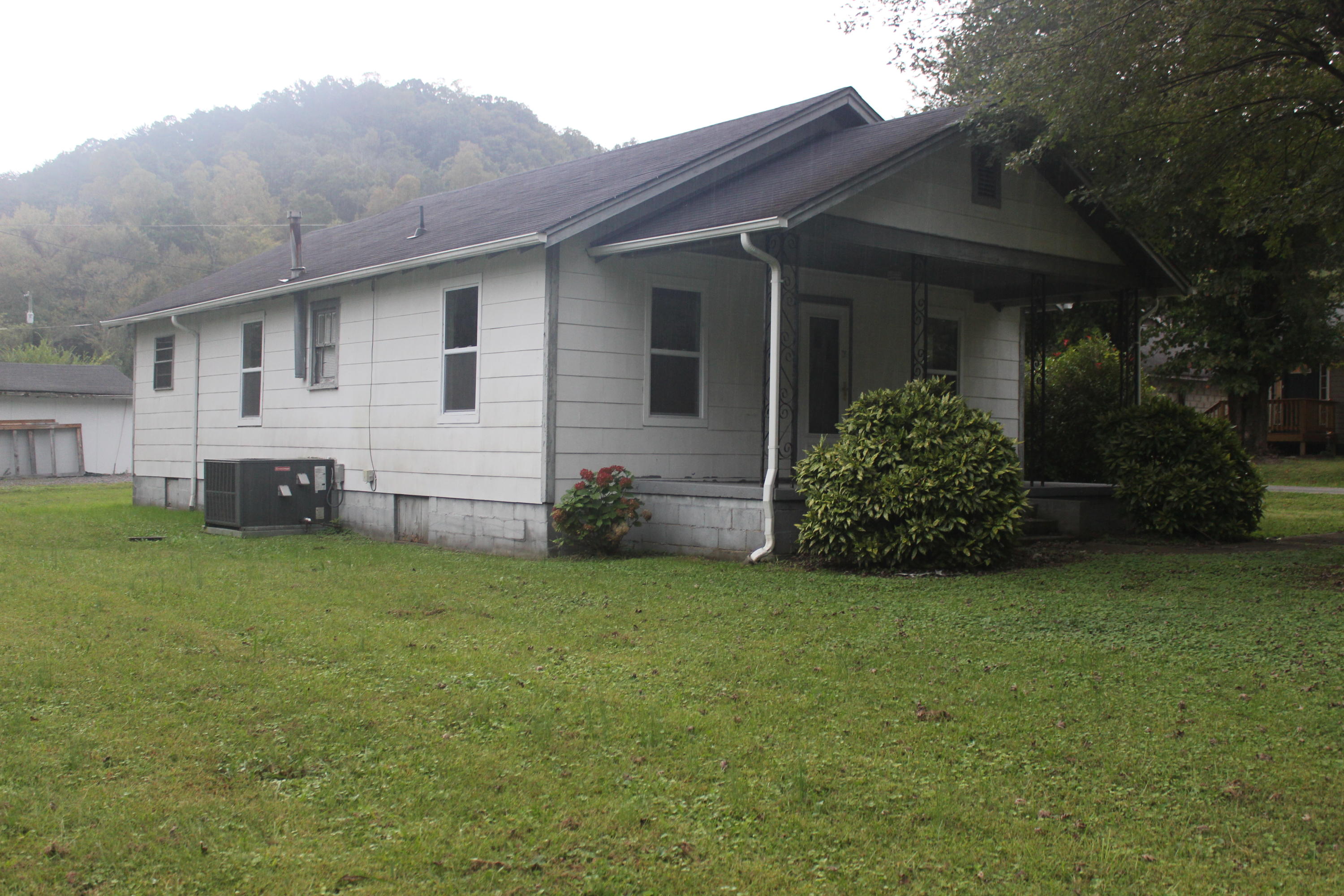 103 Roddy Lane Rocky Top, TN 37769 - Photo 11 of 17 IMG_9302