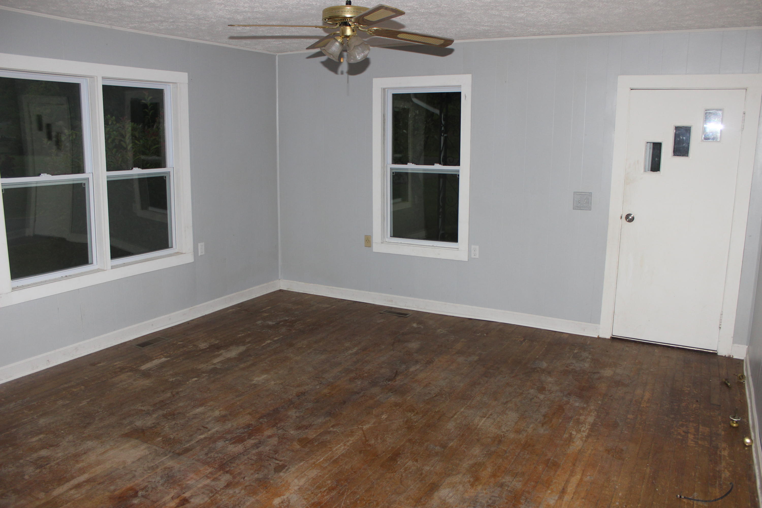 103 Roddy Lane Rocky Top, TN 37769 - Photo 4 of 17 IMG_9308