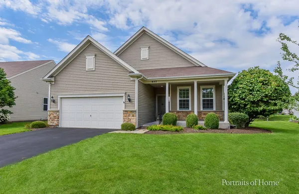 $489,900 | 832 Colchester Drive, Oswego, IL 60543