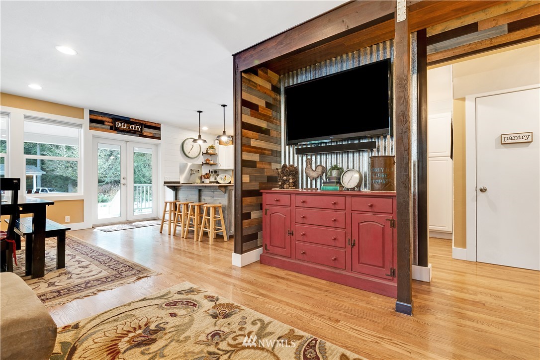 7430 Lake Alice Road Southeast Fall City, WA 98024 - Photo 12 of 35 Gallery Image 12