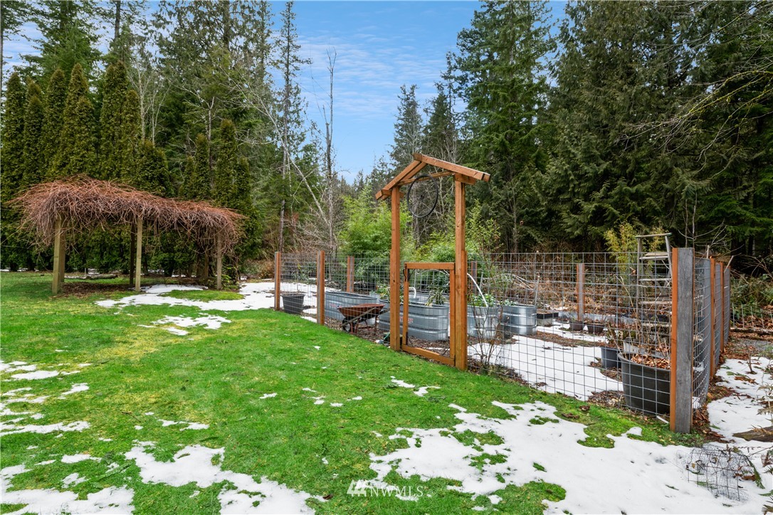 7430 Lake Alice Road Southeast Fall City, WA 98024 - Photo 8 of 35 Gallery Image 8
