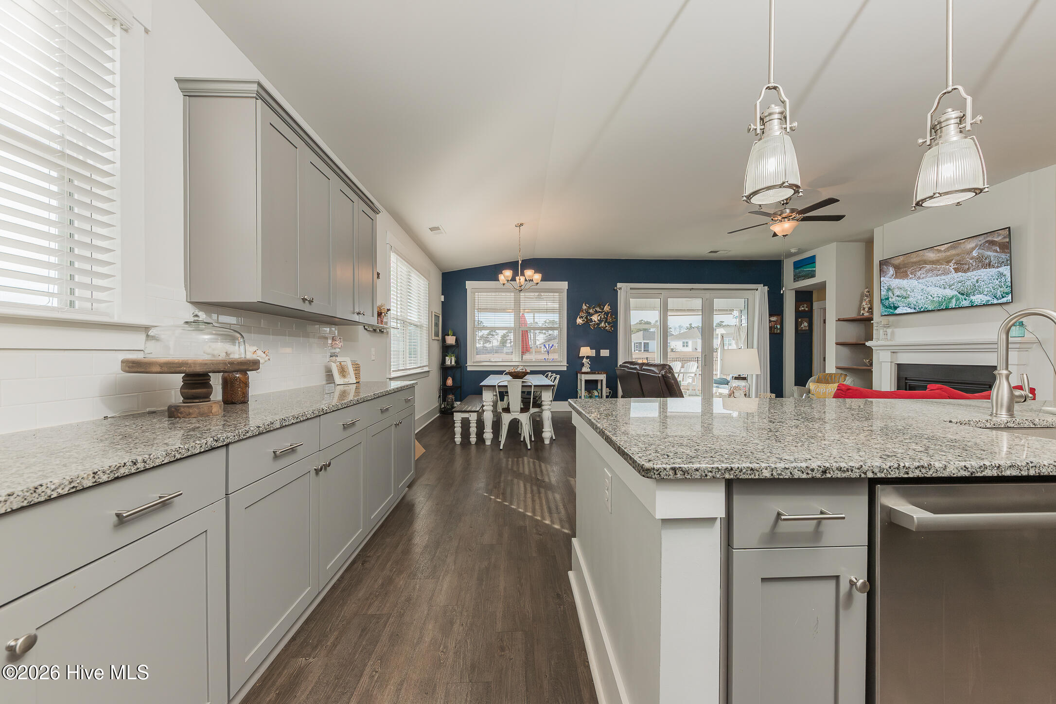 209 Edgewater Way Surf City, NC 28445 - Photo 19 of 60 17KITCHEN