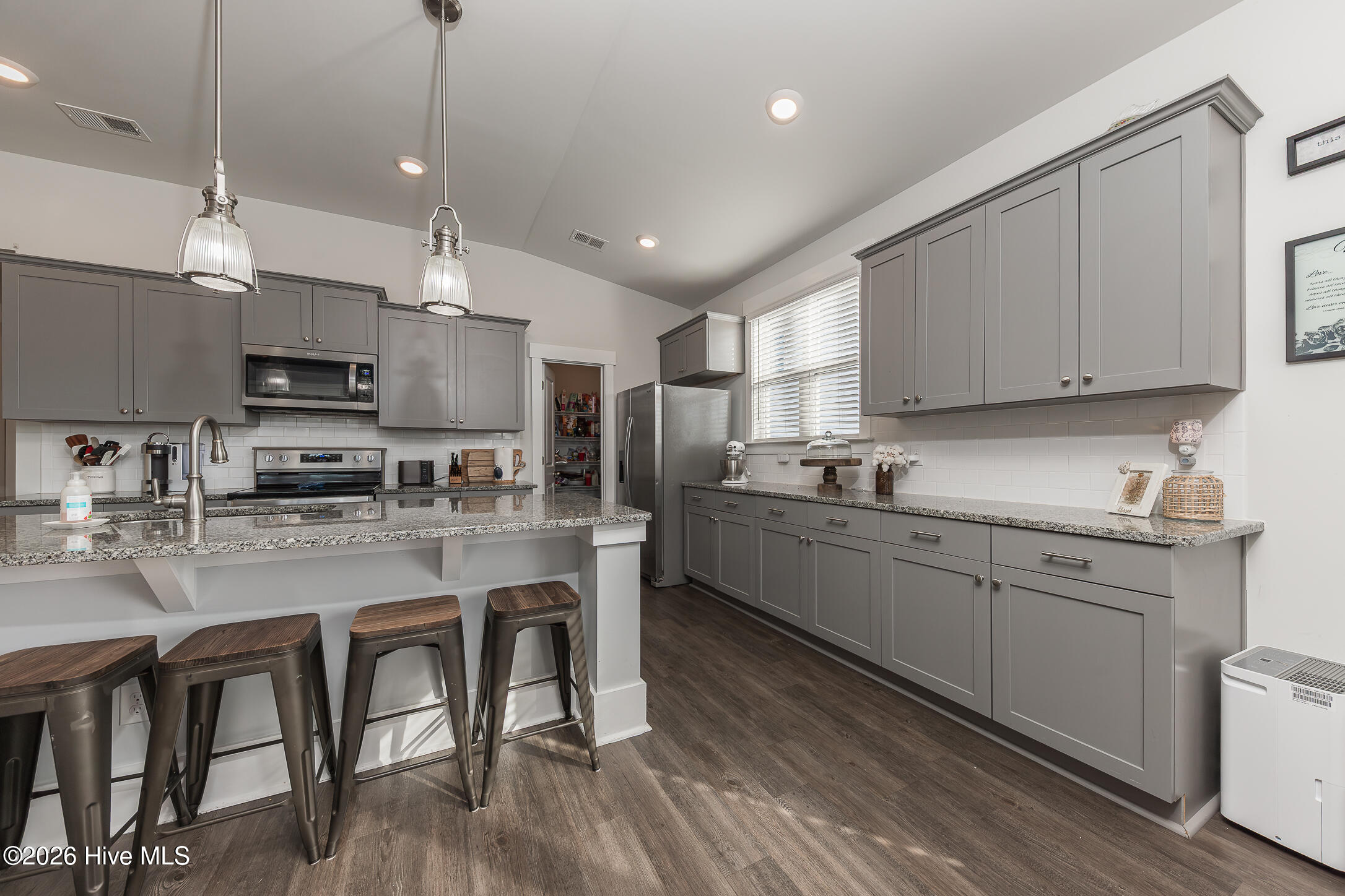 209 Edgewater Way Surf City, NC 28445 - Photo 7 of 60 18KITCHEN