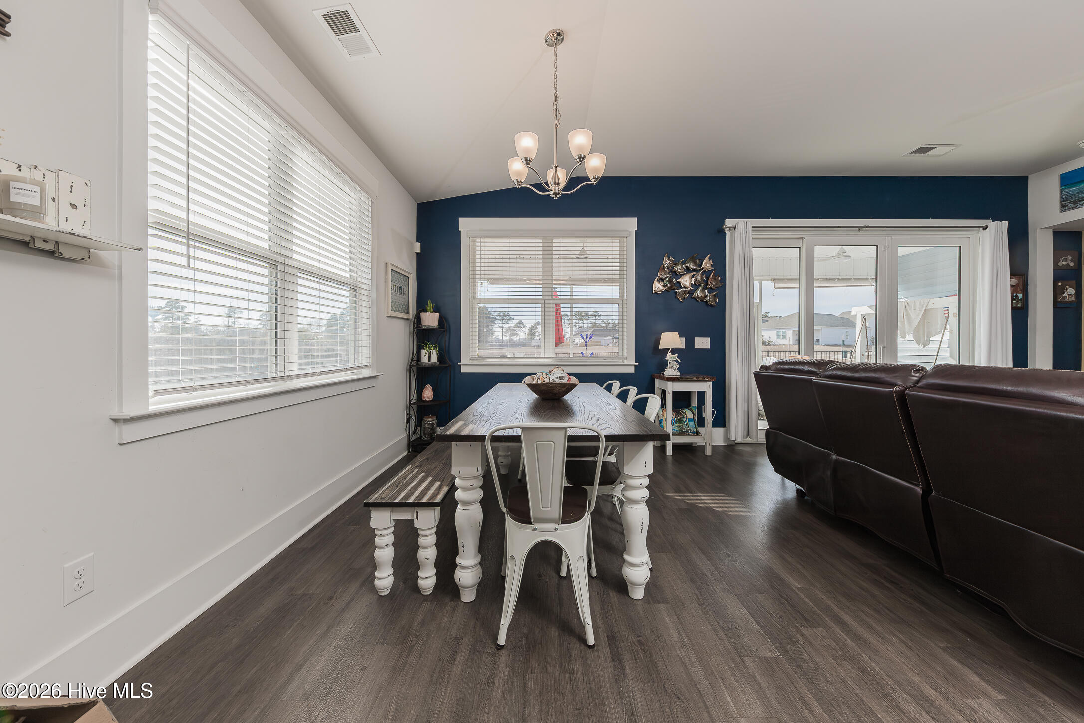 209 Edgewater Way Surf City, NC 28445 - Photo 9 of 60 19DINING