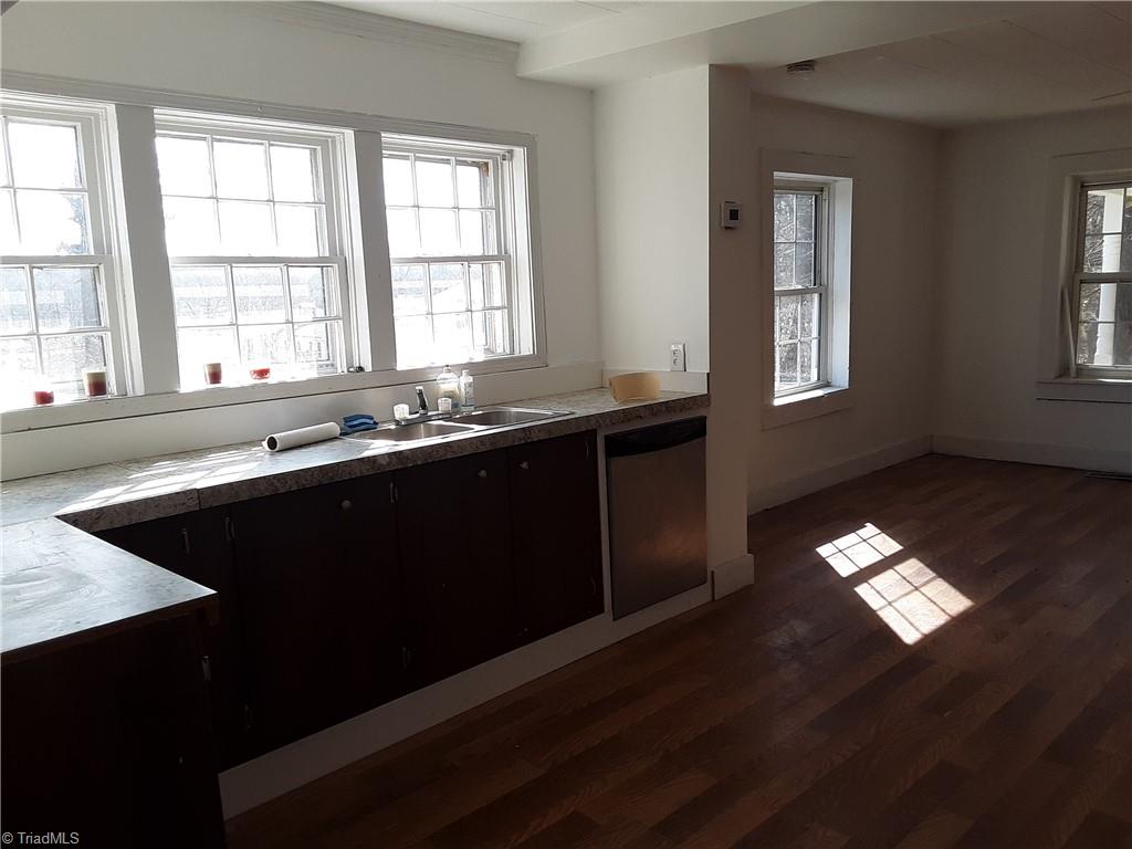 184 Blackburn Street Ronda, NC 28670 - Photo 3 of 6 Gallery Image 3