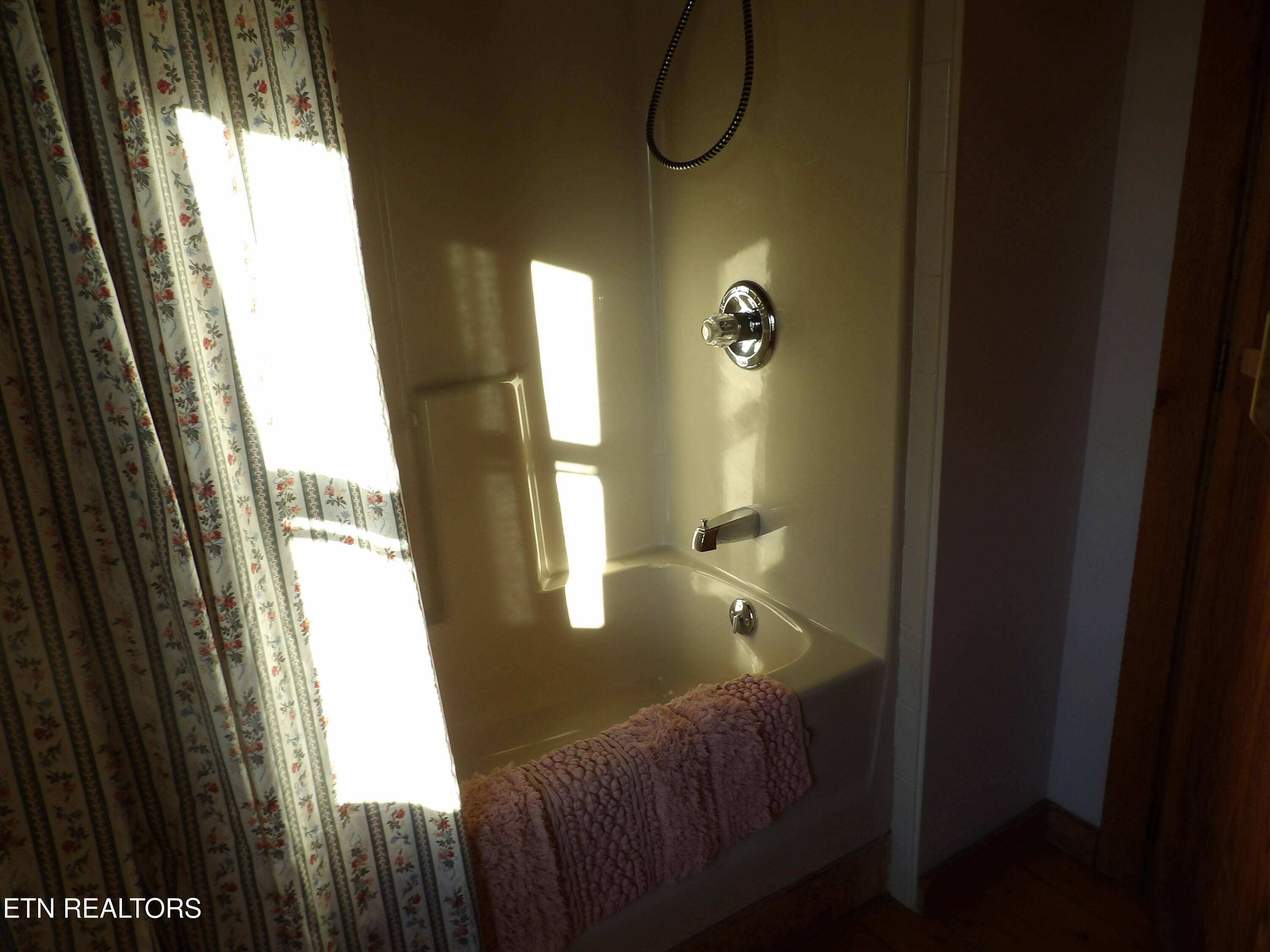 323 Beech Hollow Road Harrogate, TN 37752 - Photo 40 of 47 101_8920