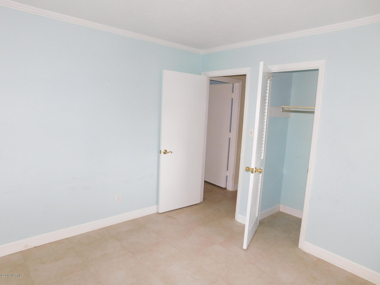 817 Cox Road Washington, NC 27889 - Photo 16 of 27 46 BEDROOM 1