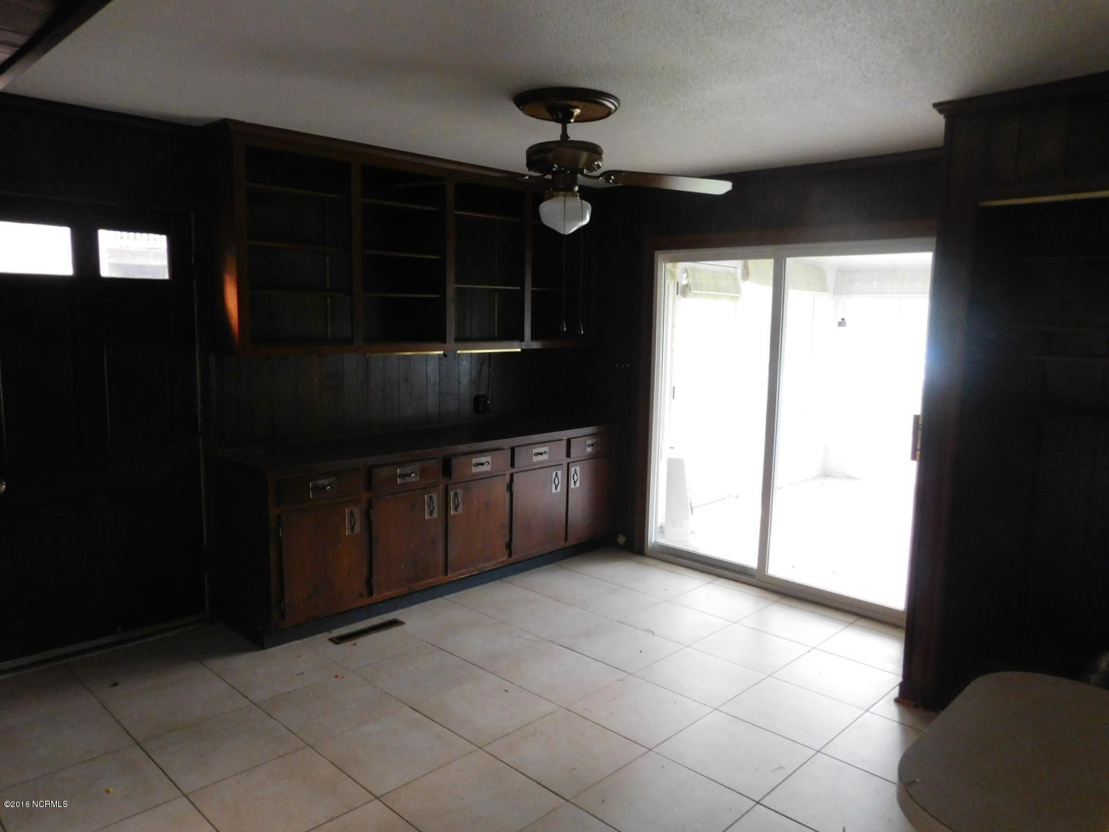 817 Cox Road Washington, NC 27889 - Photo 8 of 27 32 DINING ROOM