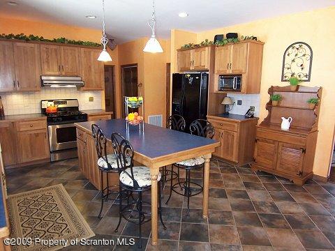 15 North North Legend Road Shavertown, PA 18708 - Photo 6 of 16 Gallery Image 6