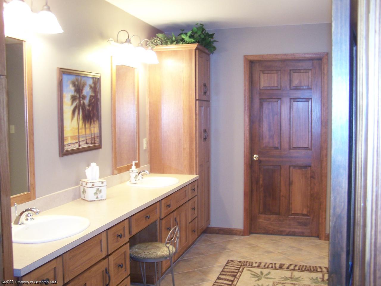 15 North North Legend Road Shavertown, PA 18708 - Photo 10 of 16 Gallery Image 10
