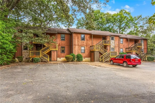 $160,000 | 2002 Aspen Way, Winston-Salem, NC 27106