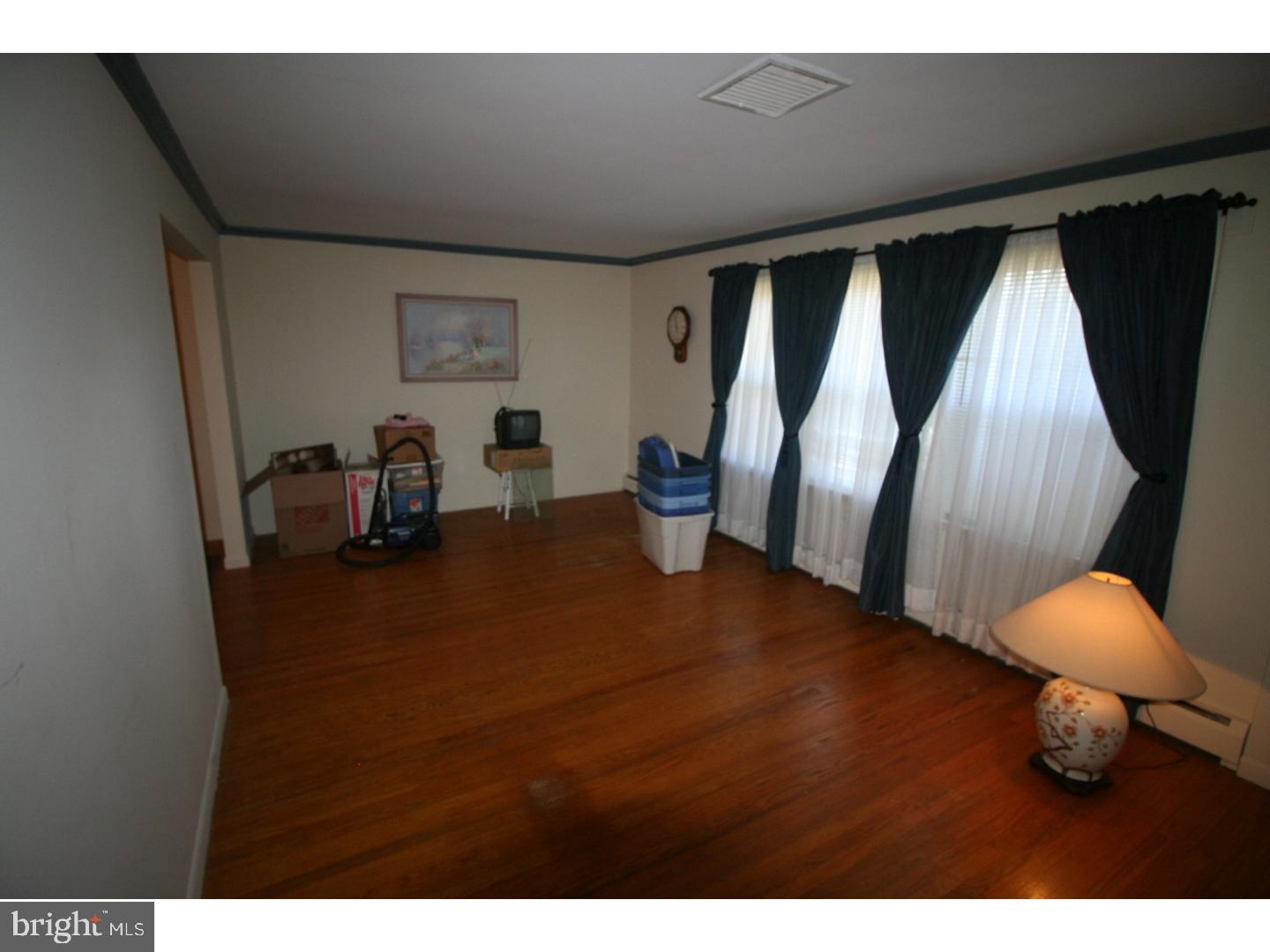 142 Gilmore Road Havertown, PA 19083 - Photo 7 of 18 Living Room
