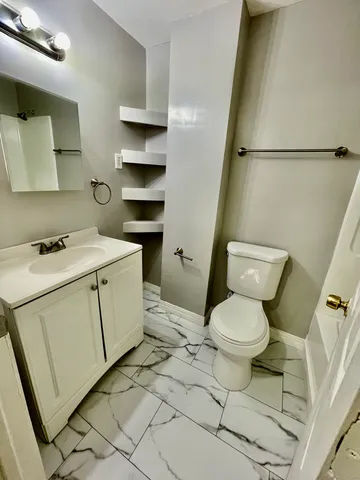 $1,100 | 92 West Main Street, Unit 2, Vernon, CT 06066