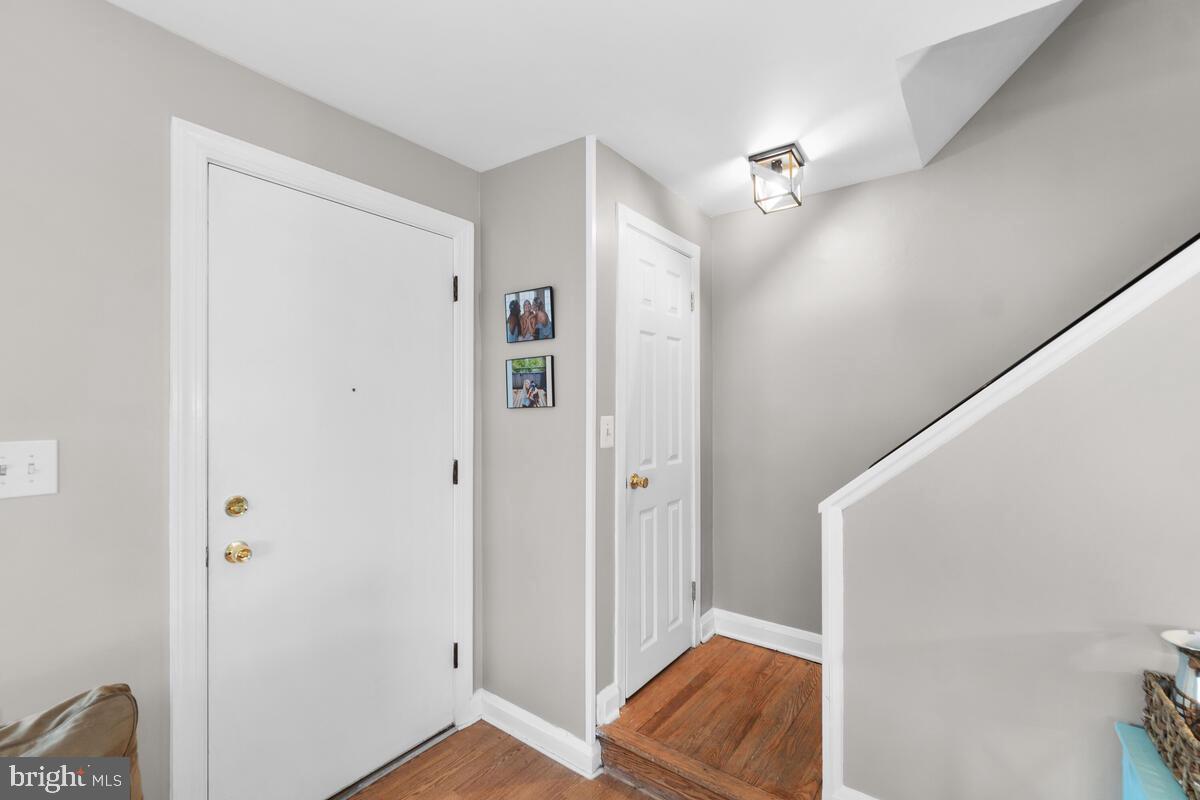 8534 Oak Road Parkville, MD 21234 - Photo 2 of 42