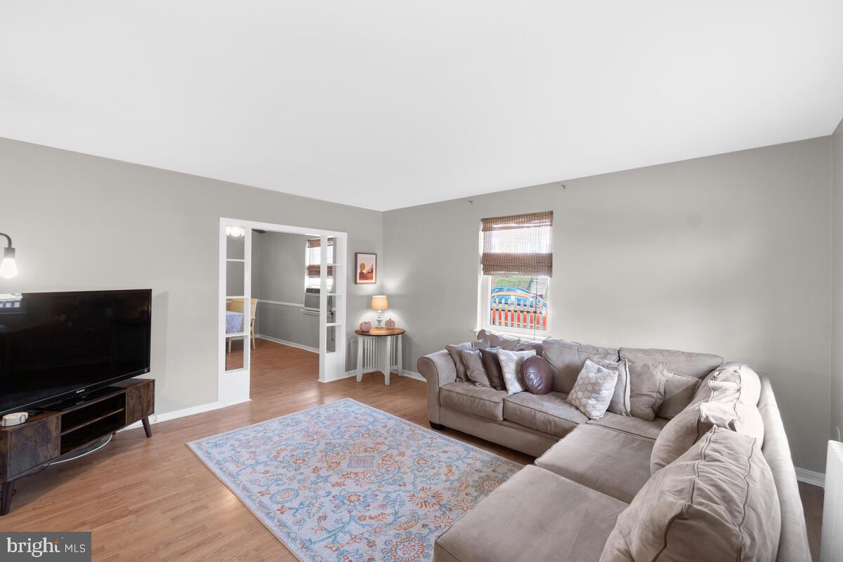 8534 Oak Road Parkville, MD 21234 - Photo 3 of 42