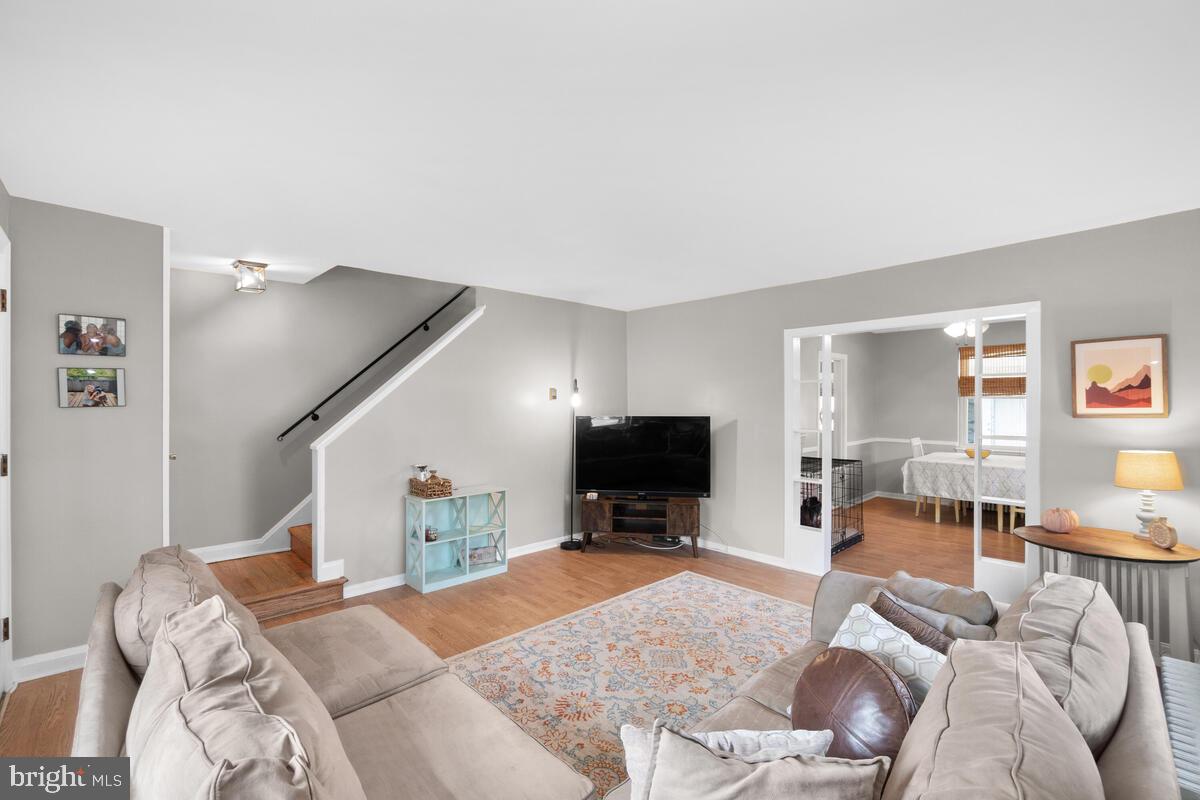 8534 Oak Road Parkville, MD 21234 - Photo 4 of 42
