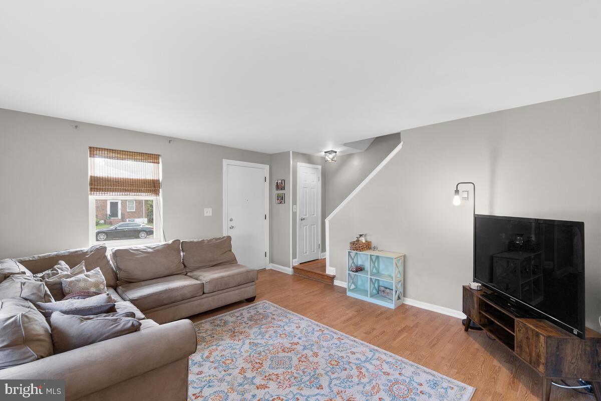 8534 Oak Road Parkville, MD 21234 - Photo 5 of 42