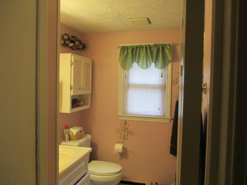405 Southampton Road Holyoke, MA 01040 - Photo 12 of 14