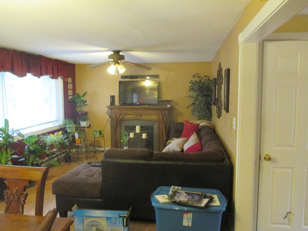 405 Southampton Road Holyoke, MA 01040 - Photo 6 of 14
