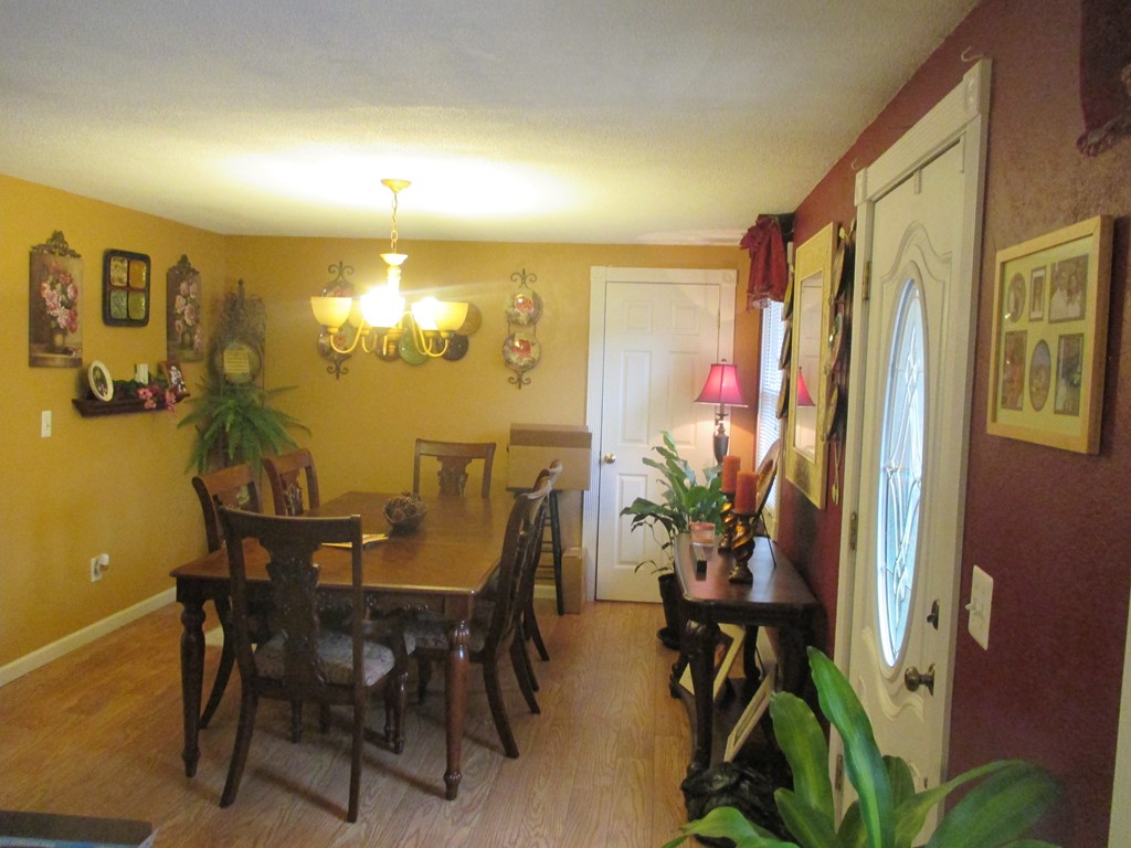 405 Southampton Road Holyoke, MA 01040 - Photo 7 of 14