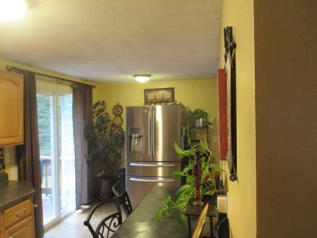 405 Southampton Road Holyoke, MA 01040 - Photo 9 of 14