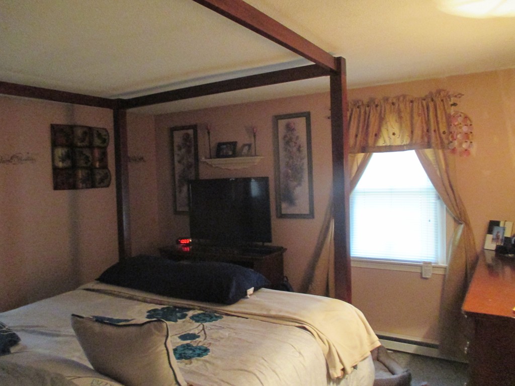 405 Southampton Road Holyoke, MA 01040 - Photo 10 of 14