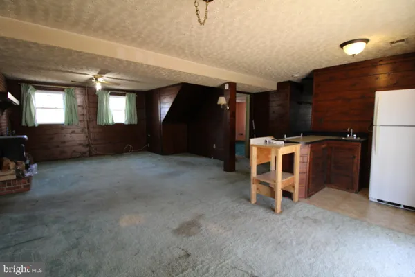 a view of a storage & utility room