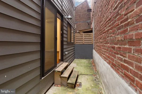 $1,100 | 1935 East Hazzard Street, Unit 102, Philadelphia, PA 19125