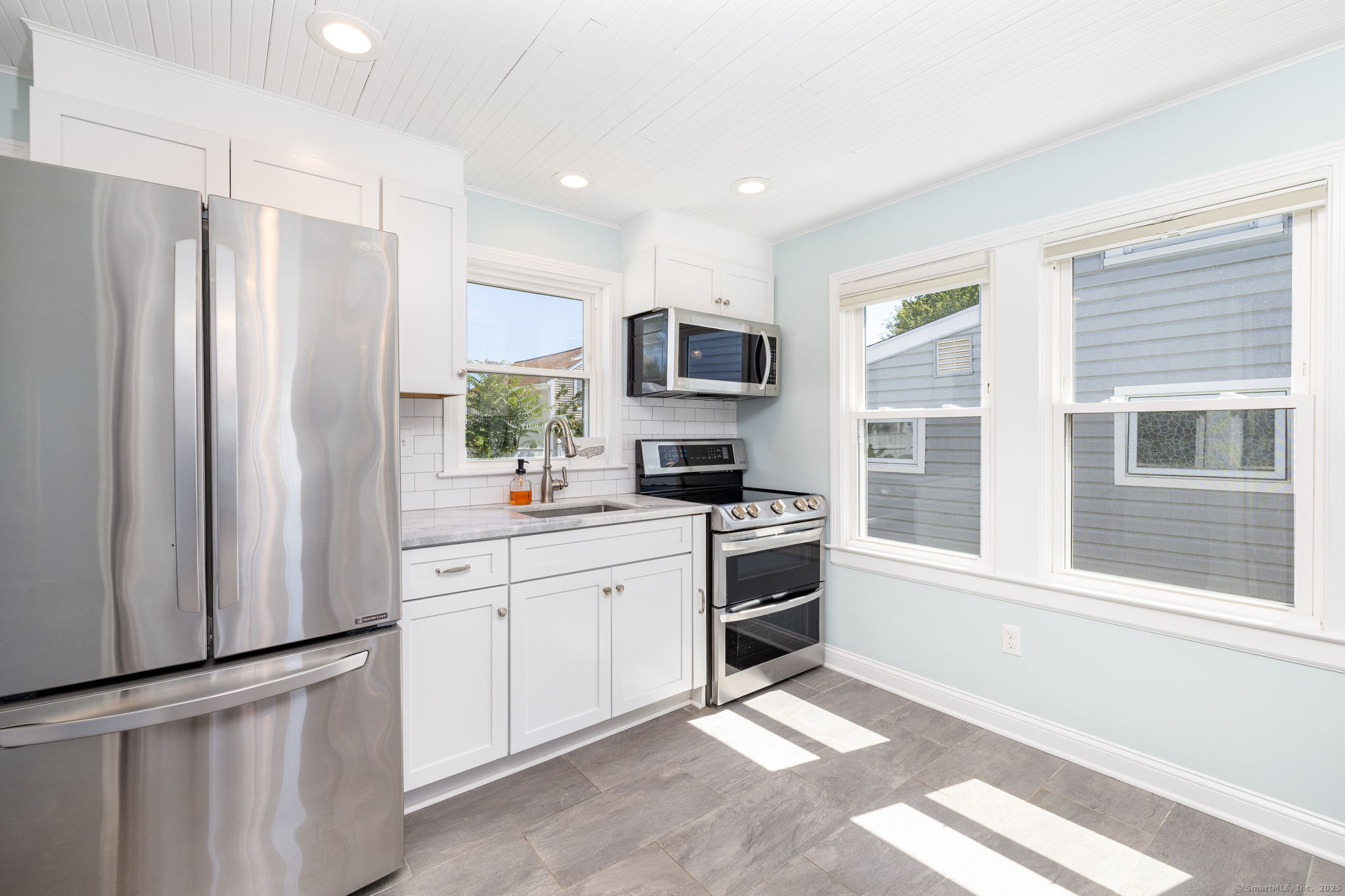 42 Old Colony Road Old Lyme, CT 06371 - Photo 15 of 39