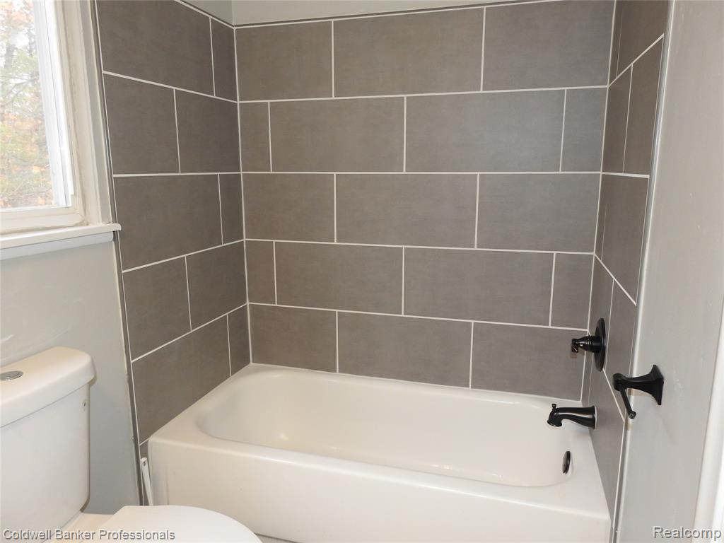 5919 Western Road Flint, MI 48506 - Photo 20 of 26