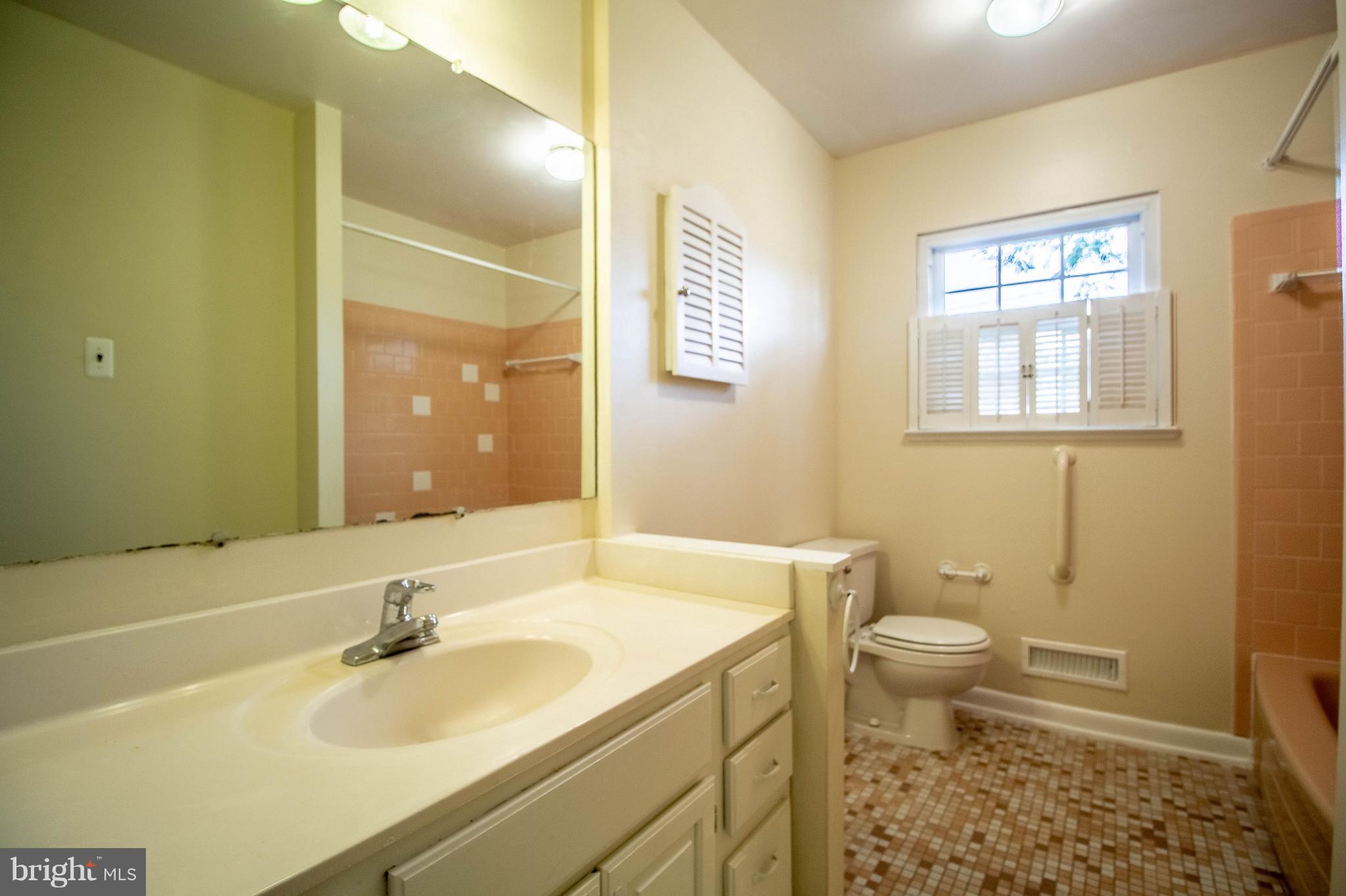 1213 Canberwell Road Baltimore, MD 21228 - Photo 13 of 30 Bathroom