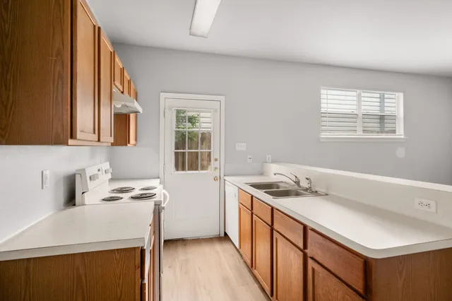 $1,450 | 11911 Chetman Drive, Unit B, Houston, TX 77065