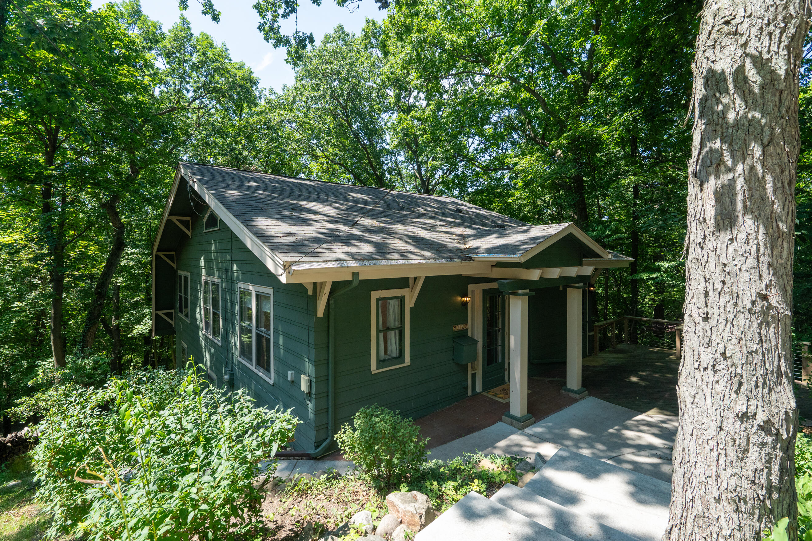2125 Ridge Road Kalamazoo, MI 49008 - Photo 1 of 46 DSC06384