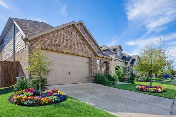 $394,900 | 1916 Jumper Fields Drive, Aubrey, TX 76227