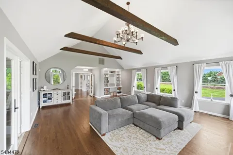 $1,350,000 | 10 Deer Ridge Road, Bernards, NJ 07920